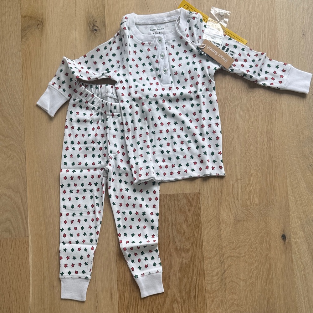 Roller Rabbit Kids Star Print Pajama Set - White with Red and Green Stars
